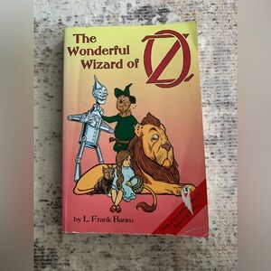 The Wonderful Wizard of Oz by L. Frank Baum - 2003 soft cover book